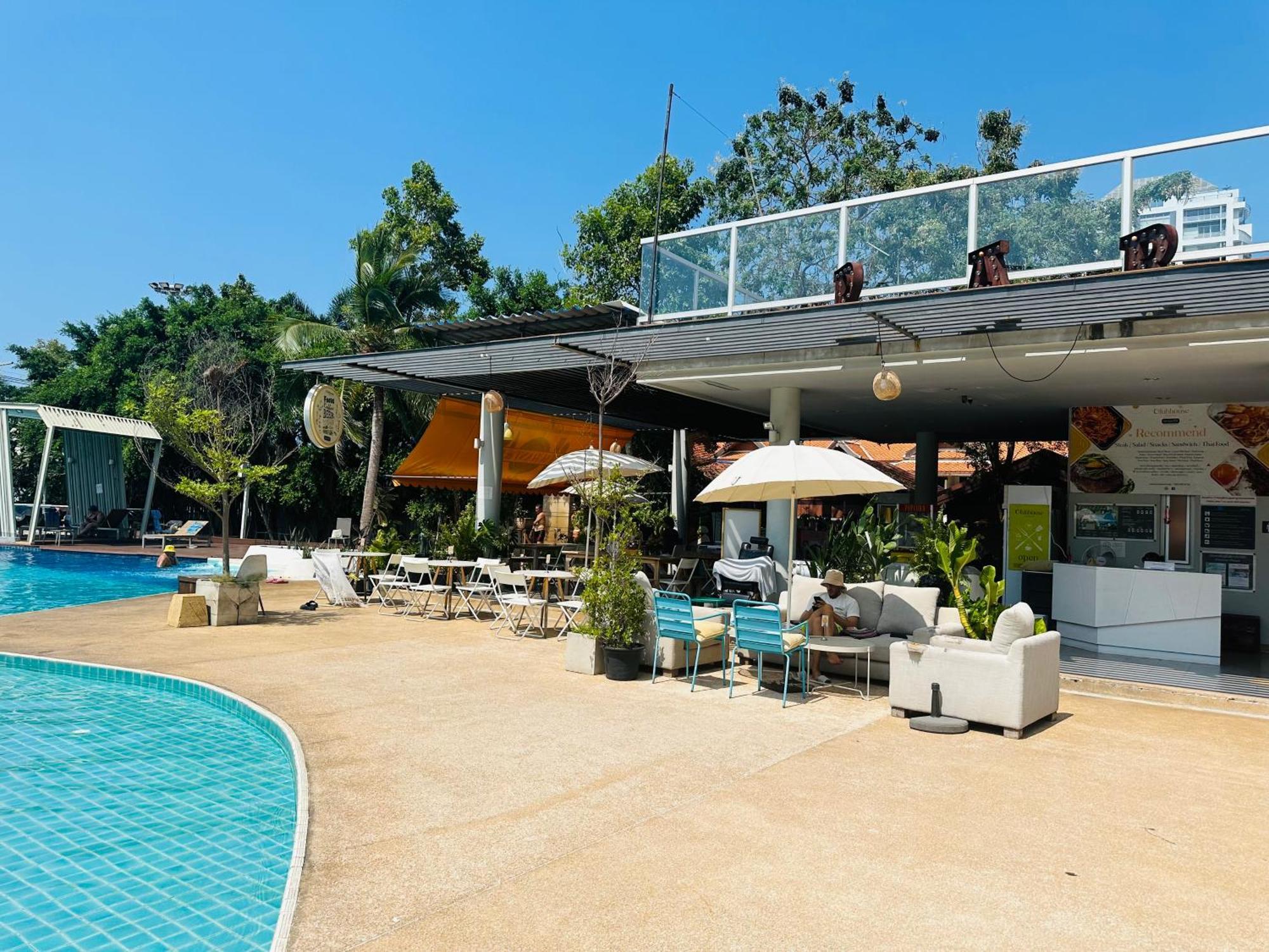Seaview Beach Room Lumpini-Pool And Gym Face To Ocean Jomtien Beach Exterior photo
